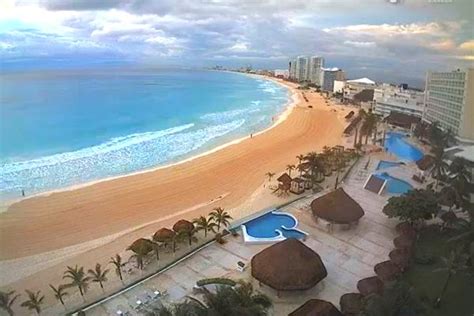 Webcam Cancun Caribbean Sea live